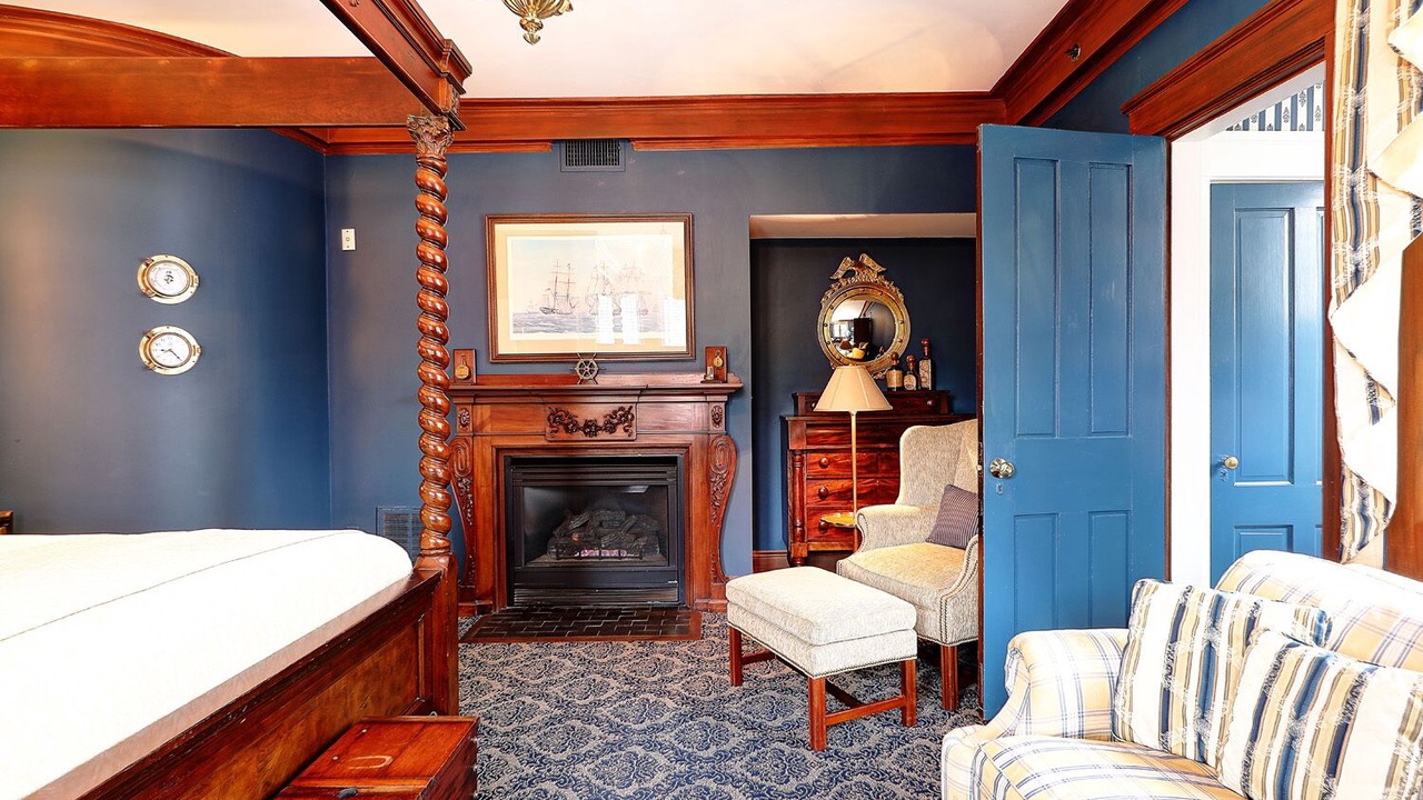 Photo of Livingroom in Top of the Hill