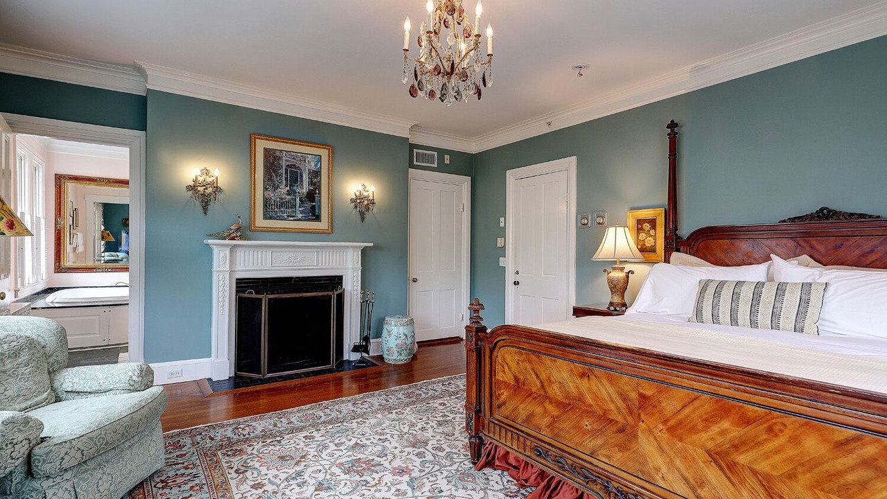 Photo of Bedroom in Top of the Hill