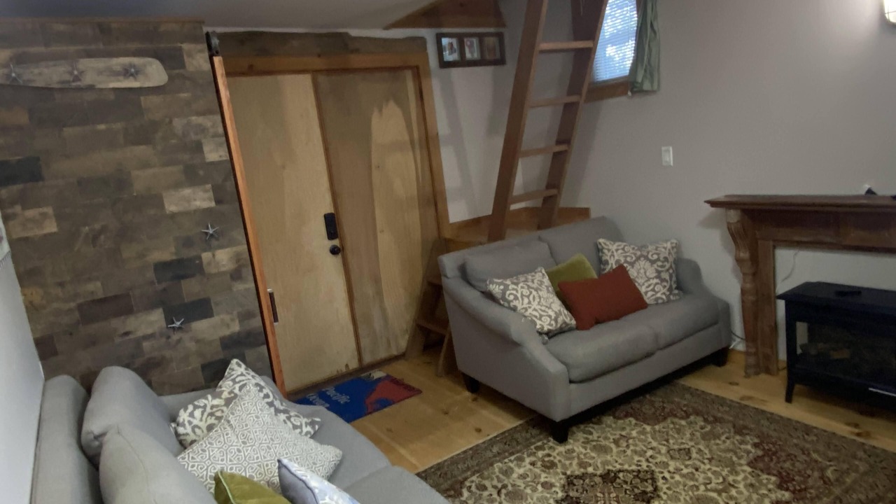 Photo of Livingroom in Warren
