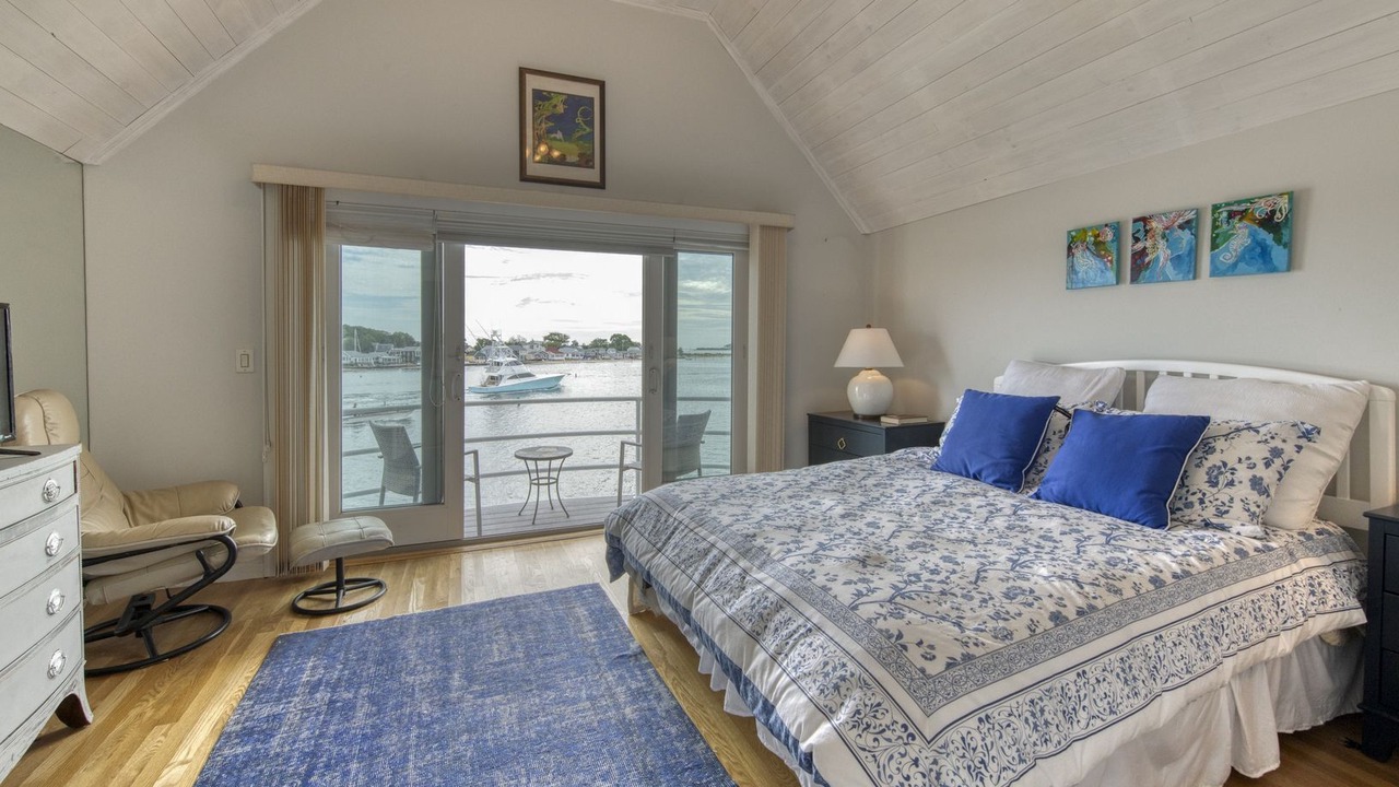 Photo of Bedroom in Greenport