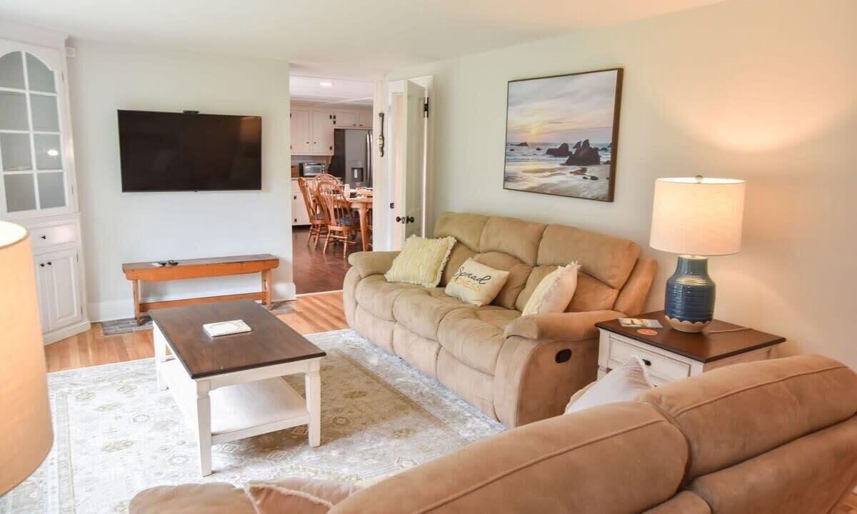 Photo of Livingroom in South Dennis
