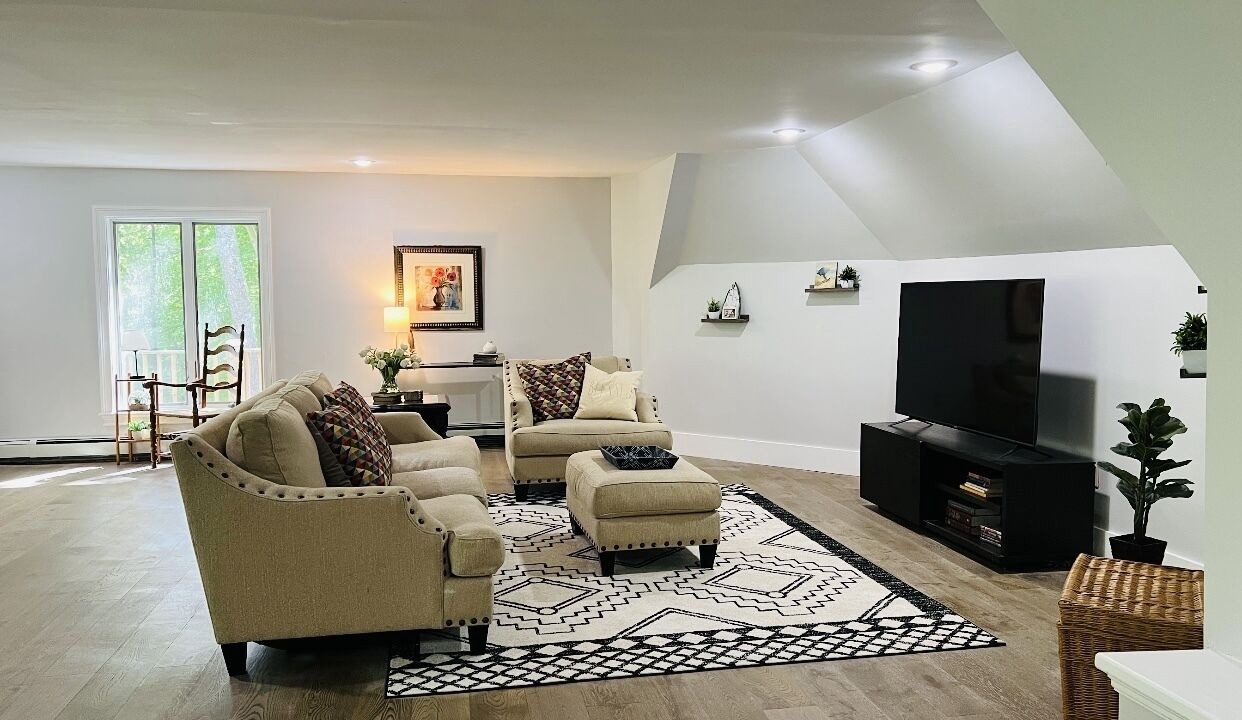 Photo of Livingroom in Cumberland Center