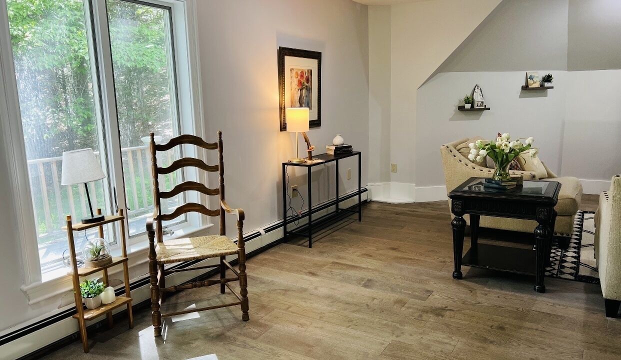 Photo of Livingroom in Cumberland Center