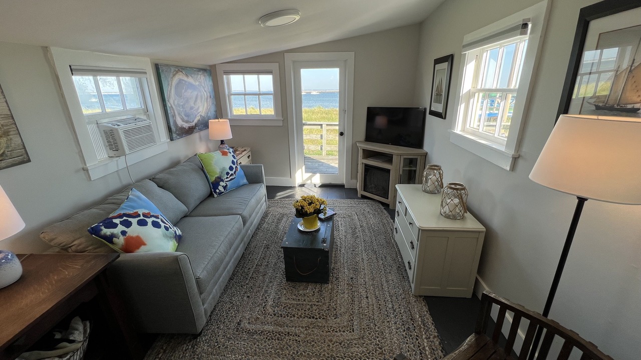 Photo of Livingroom in Commercial Street
