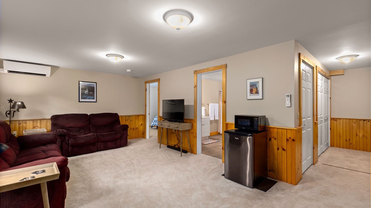 Photo of Livingroom in Jeffersonville