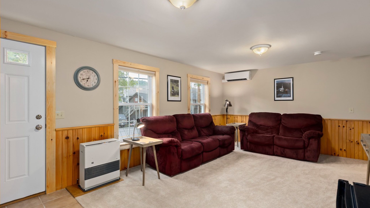 Photo of Livingroom in Jeffersonville