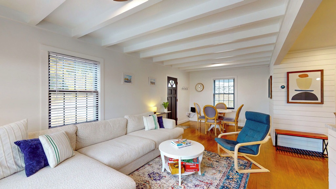 Photo of Livingroom in Mystic