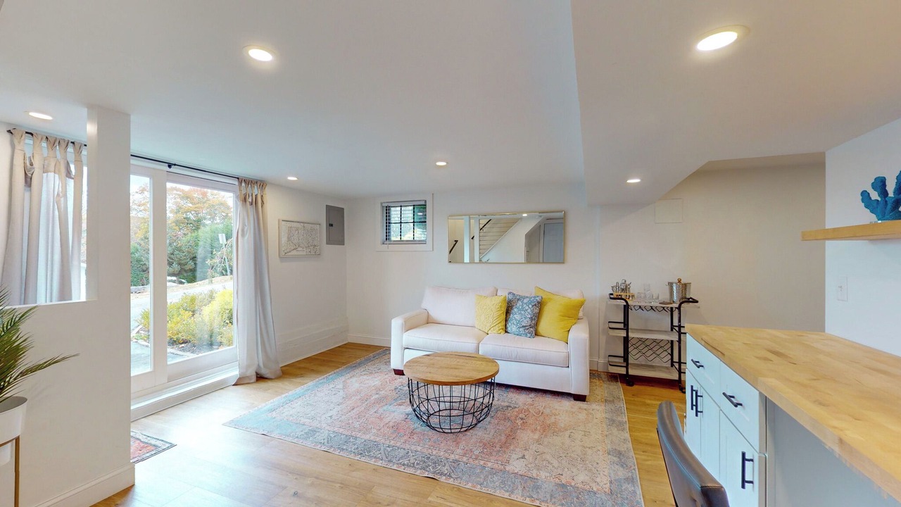 Photo of Livingroom in Mystic