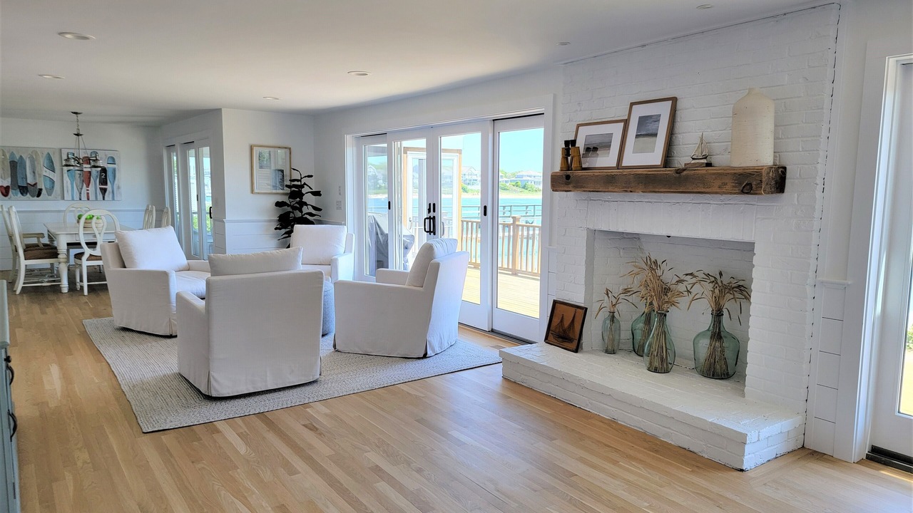 Photo of Livingroom in Hyannis