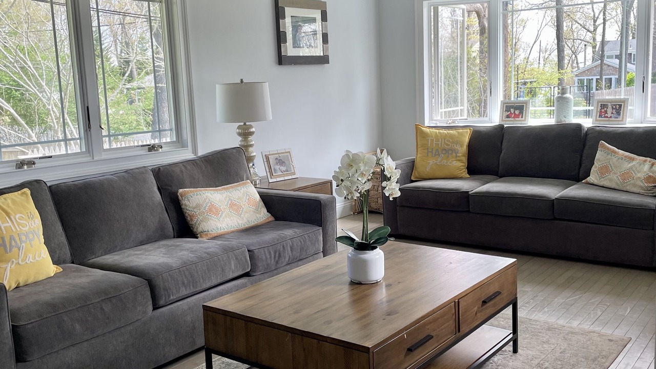 Photo of Livingroom in Greenport West