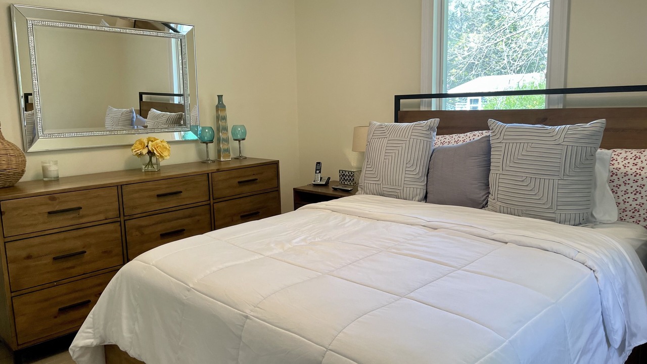 Photo of Bedroom in Greenport West