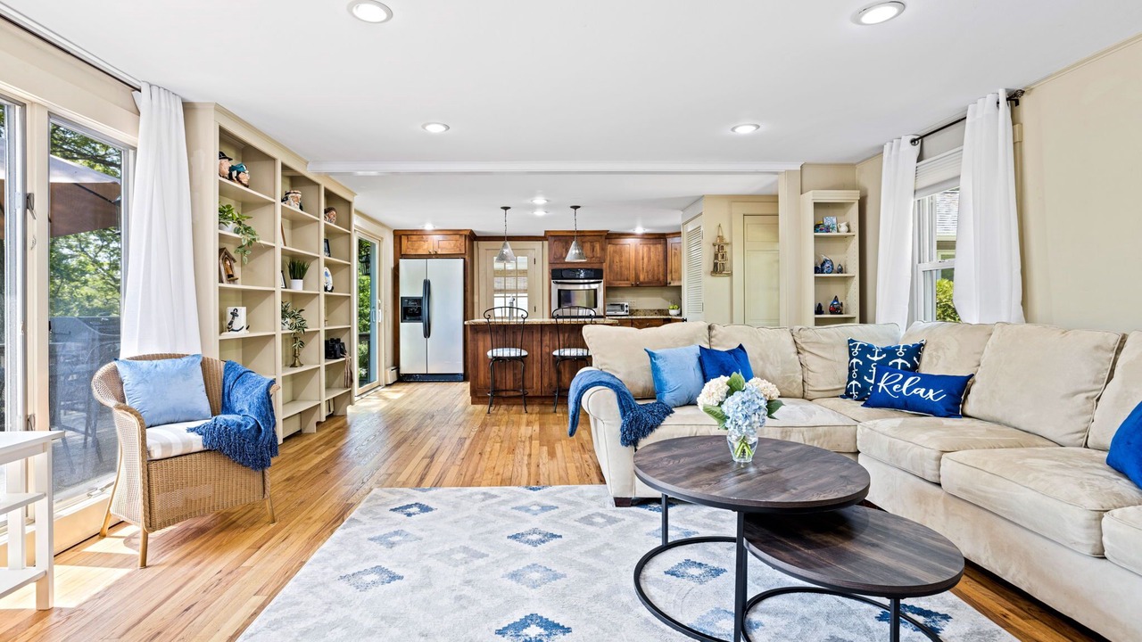 Photo of Livingroom in South Yarmouth