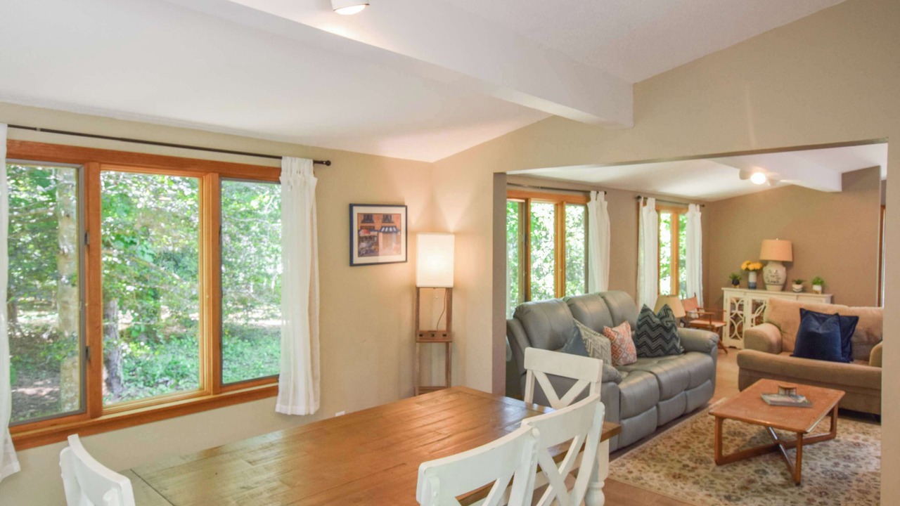 Photo of Livingroom in Marstons Mills
