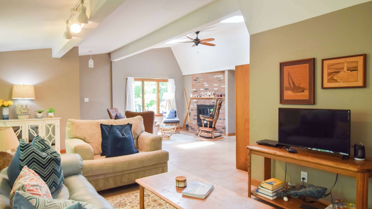 Photo of Livingroom in Marstons Mills