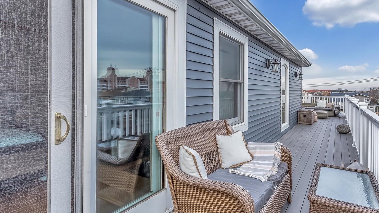 Photo of Patio Balcony in Lido Beach