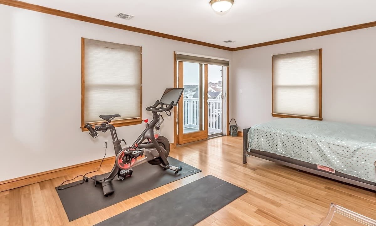 Photo of Bedroom in Lido Beach