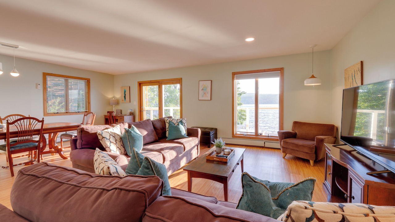 Photo of Livingroom in Honeoye