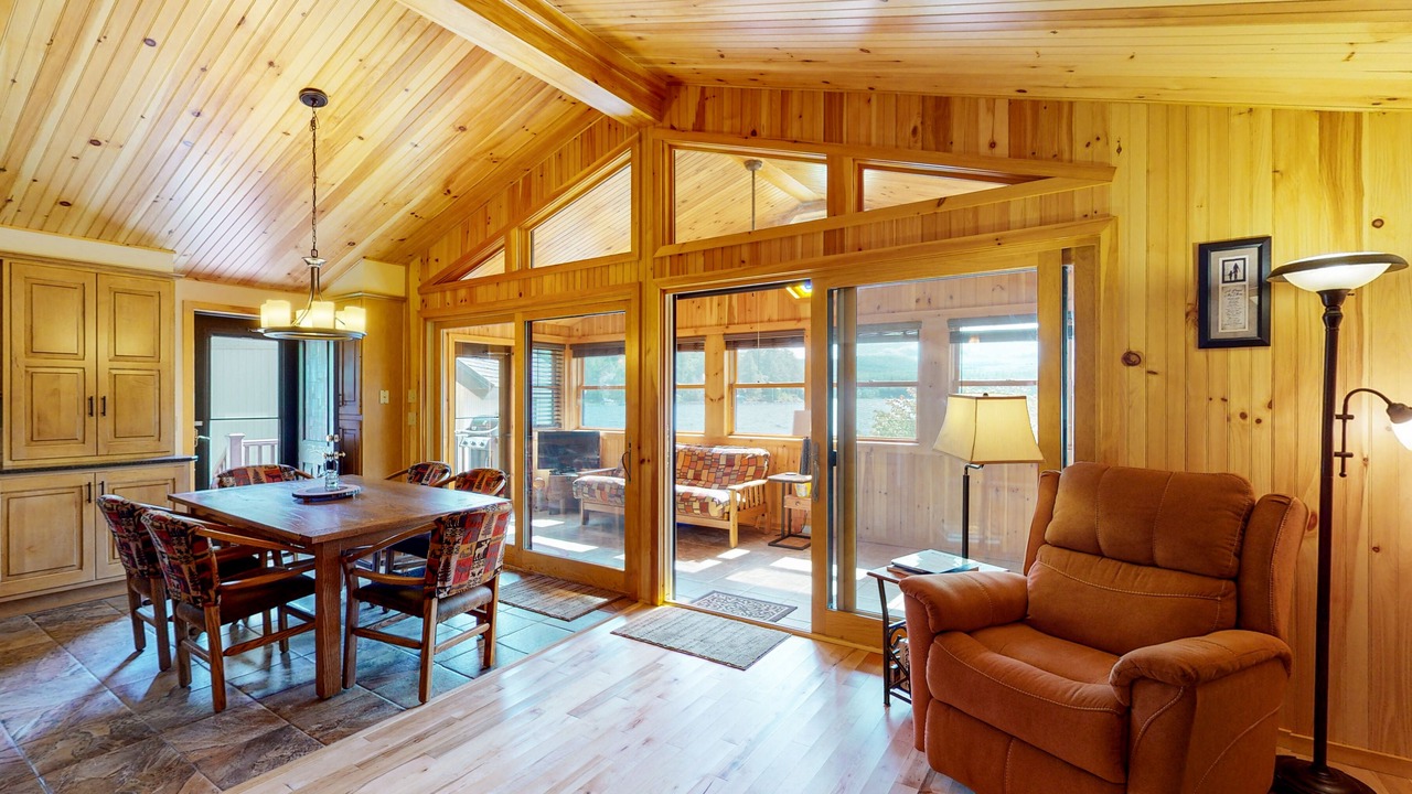 Photo of Livingroom in Alton Bay