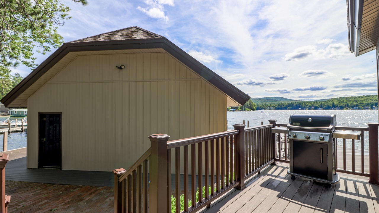 Photo of Patio Balcony in Alton Bay
