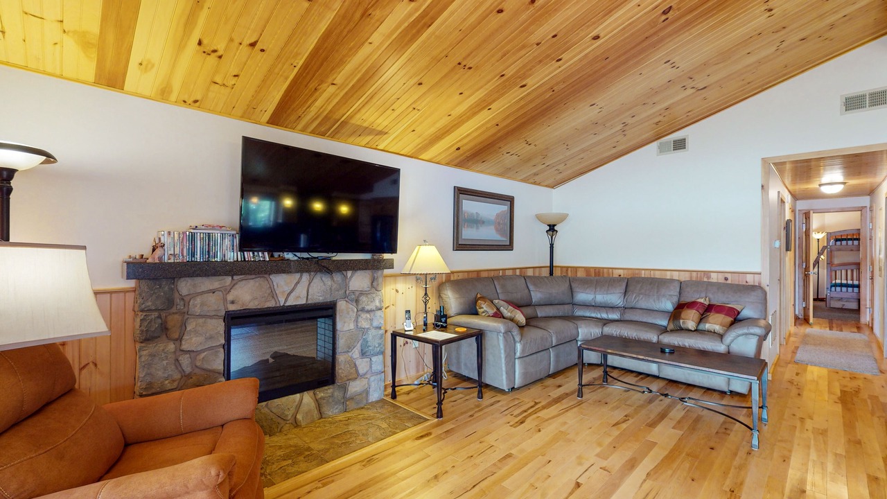 Photo of Livingroom in Alton Bay