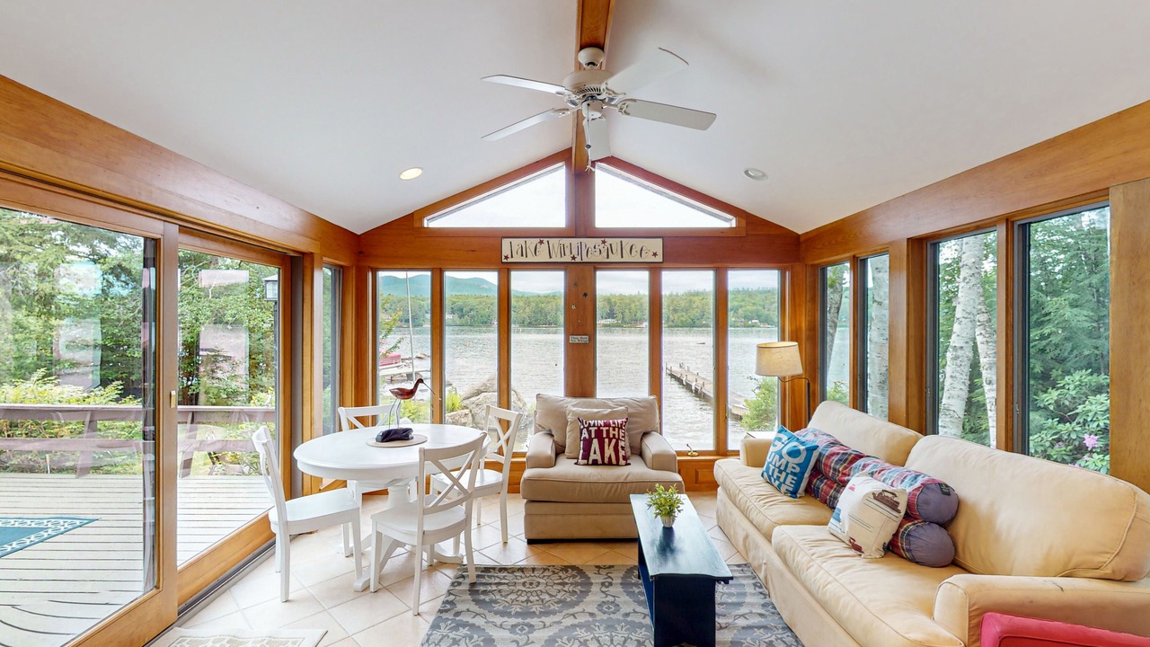 Photo of Livingroom in Moultonborough