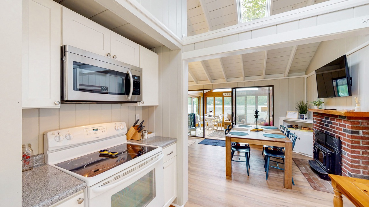 Photo of Kitchen in Moultonborough