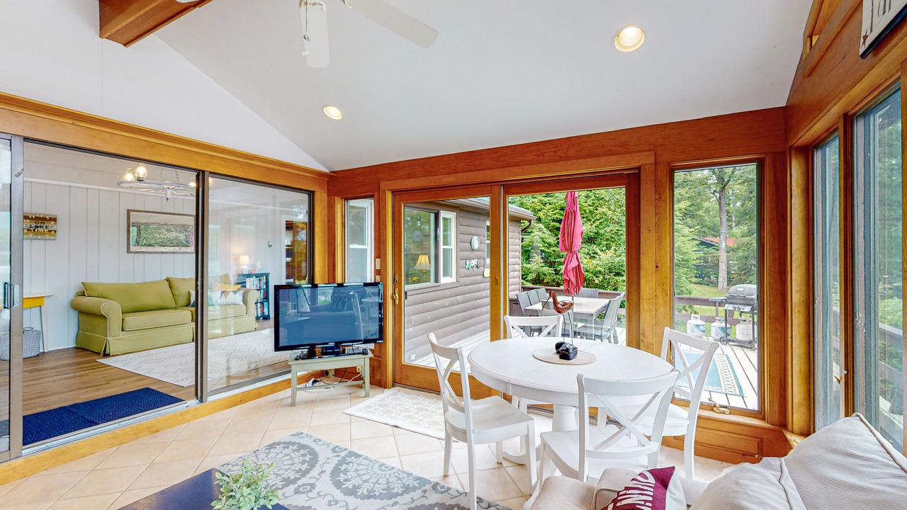 Photo of Livingroom in Moultonborough