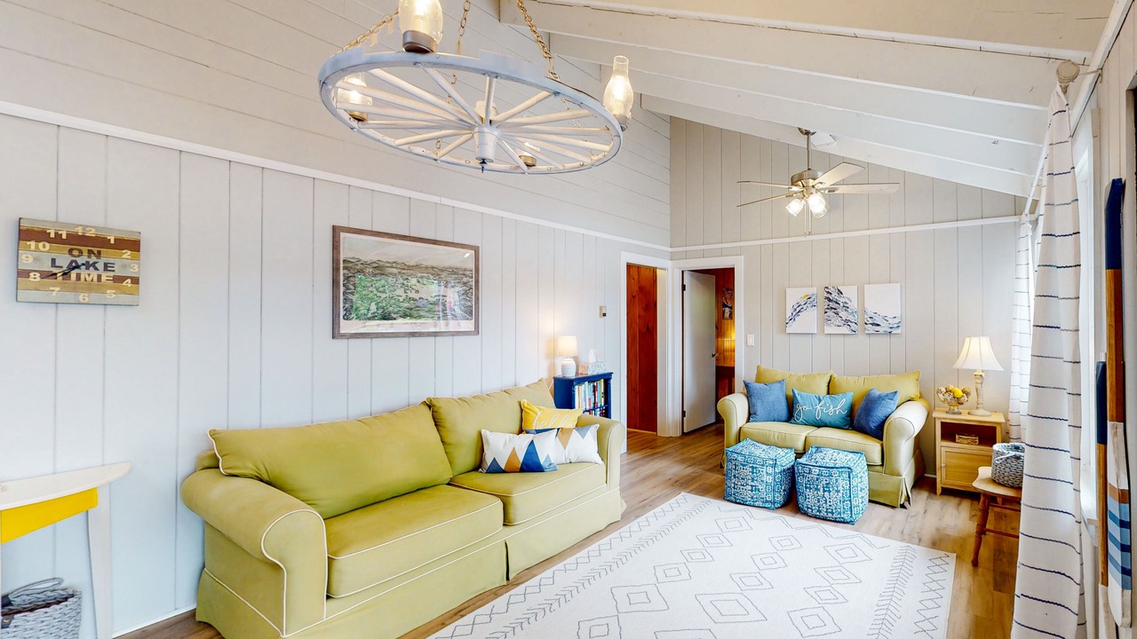 Photo of Livingroom in Moultonborough