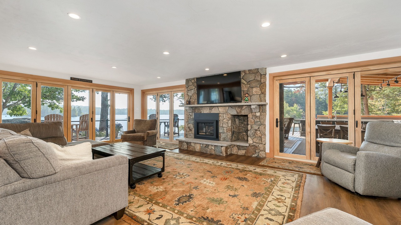 Photo of Livingroom in Moultonborough