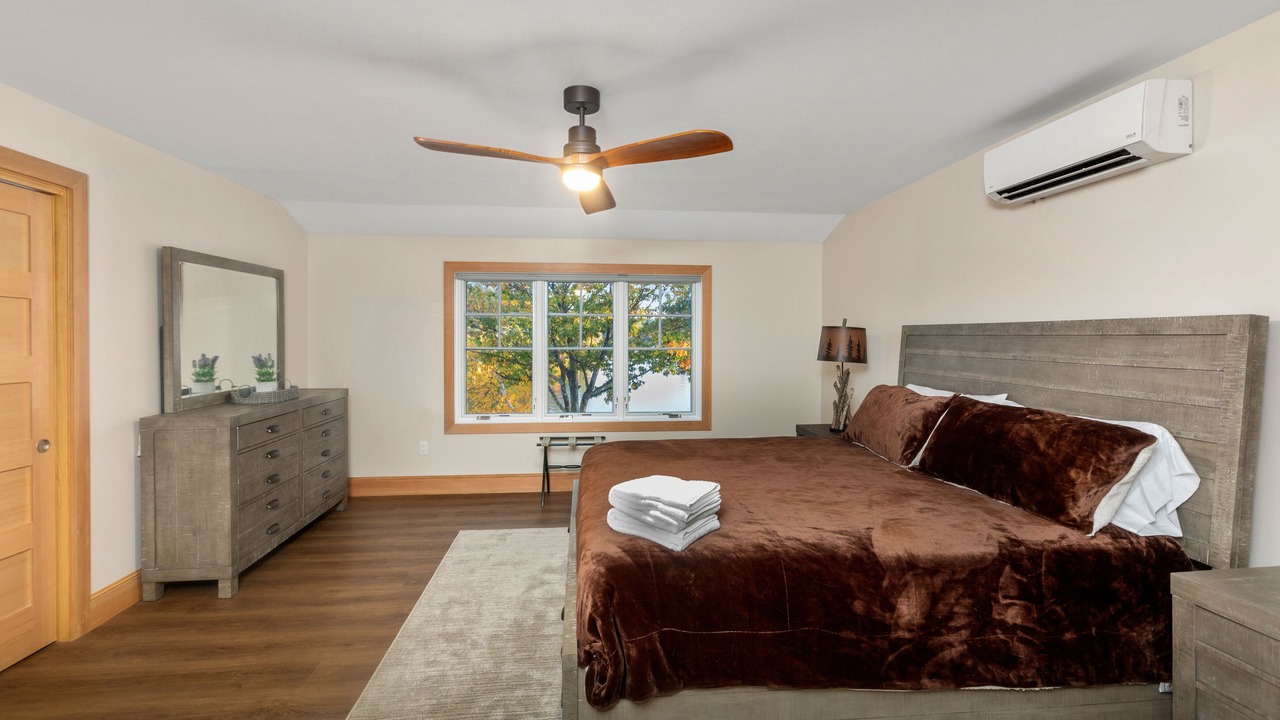 Photo of Bedroom in Moultonborough
