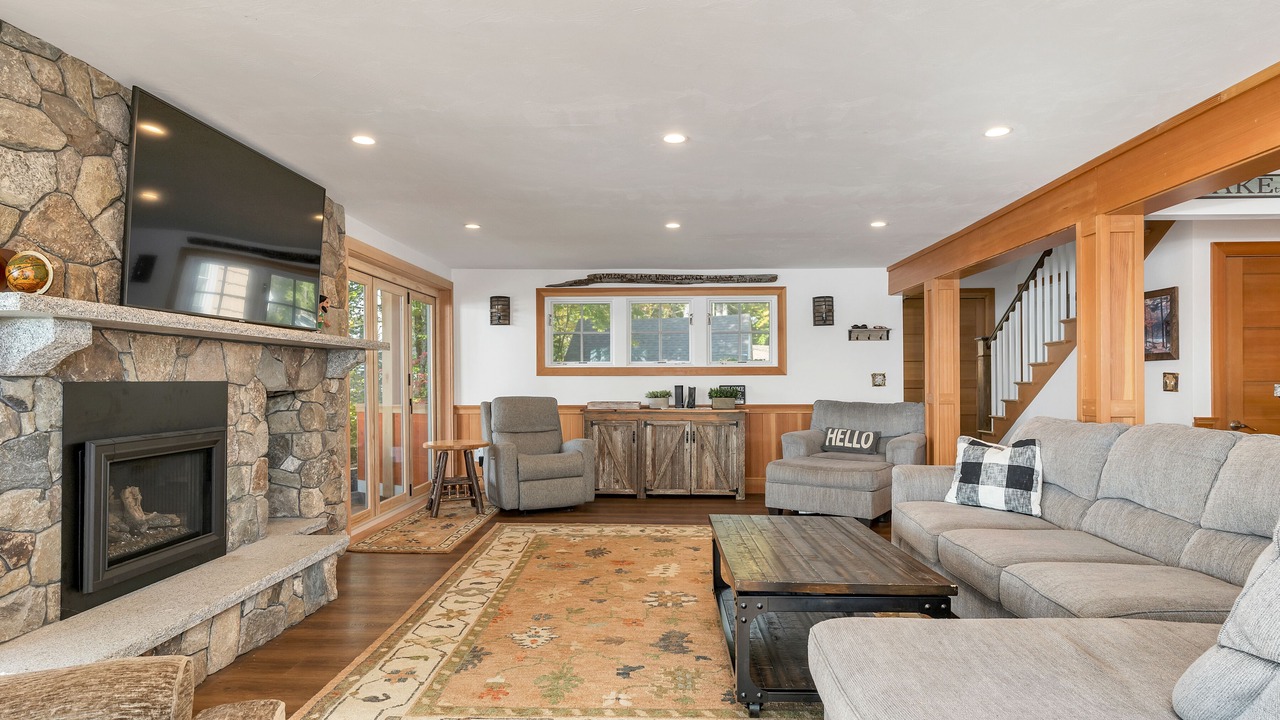 Photo of Livingroom in Moultonborough