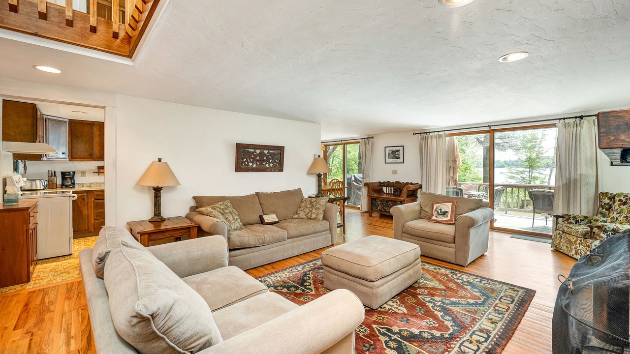 Photo of Livingroom in Moultonborough