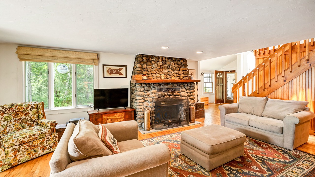 Photo of Livingroom in Moultonborough