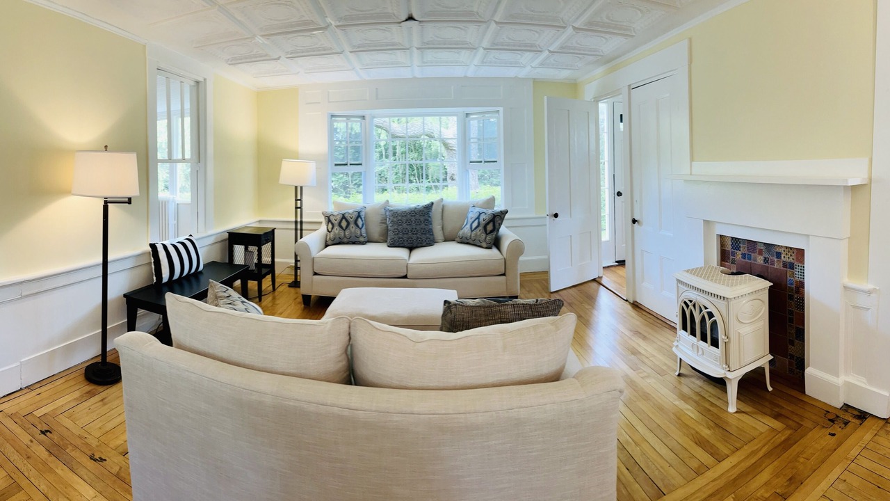 Photo of Livingroom in North Truro