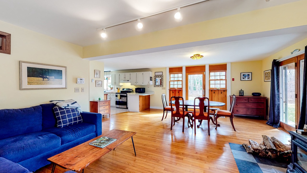 Photo of Livingroom in West Tisbury