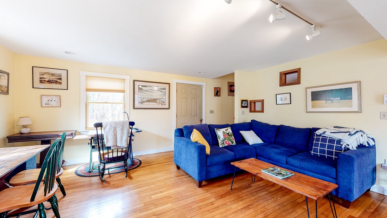 Photo of Livingroom in West Tisbury