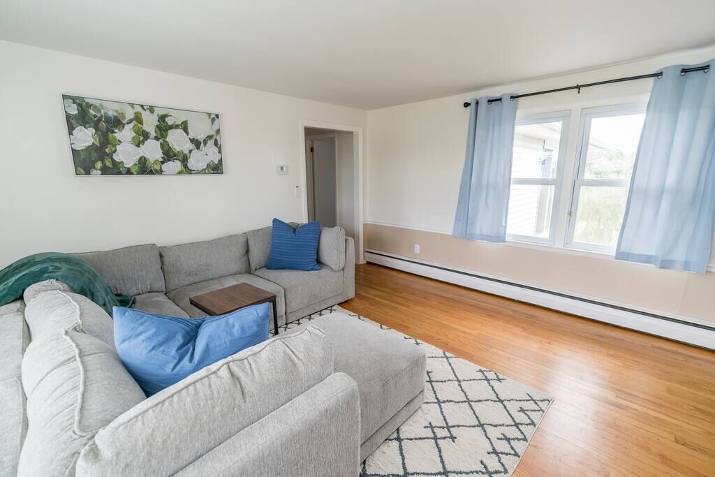 Photo of Livingroom in Guilford