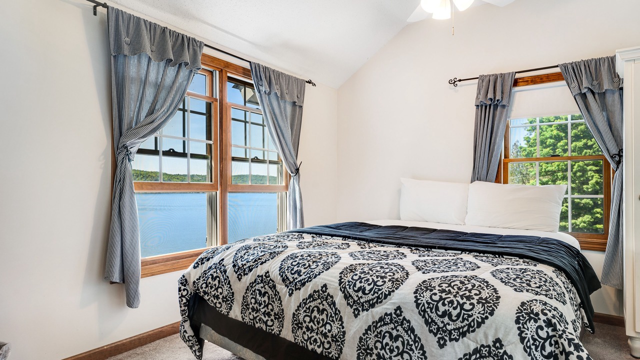 Photo of Bedroom in Bomoseen