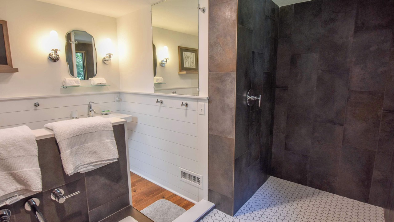 Photo of Bathroom in South Orleans