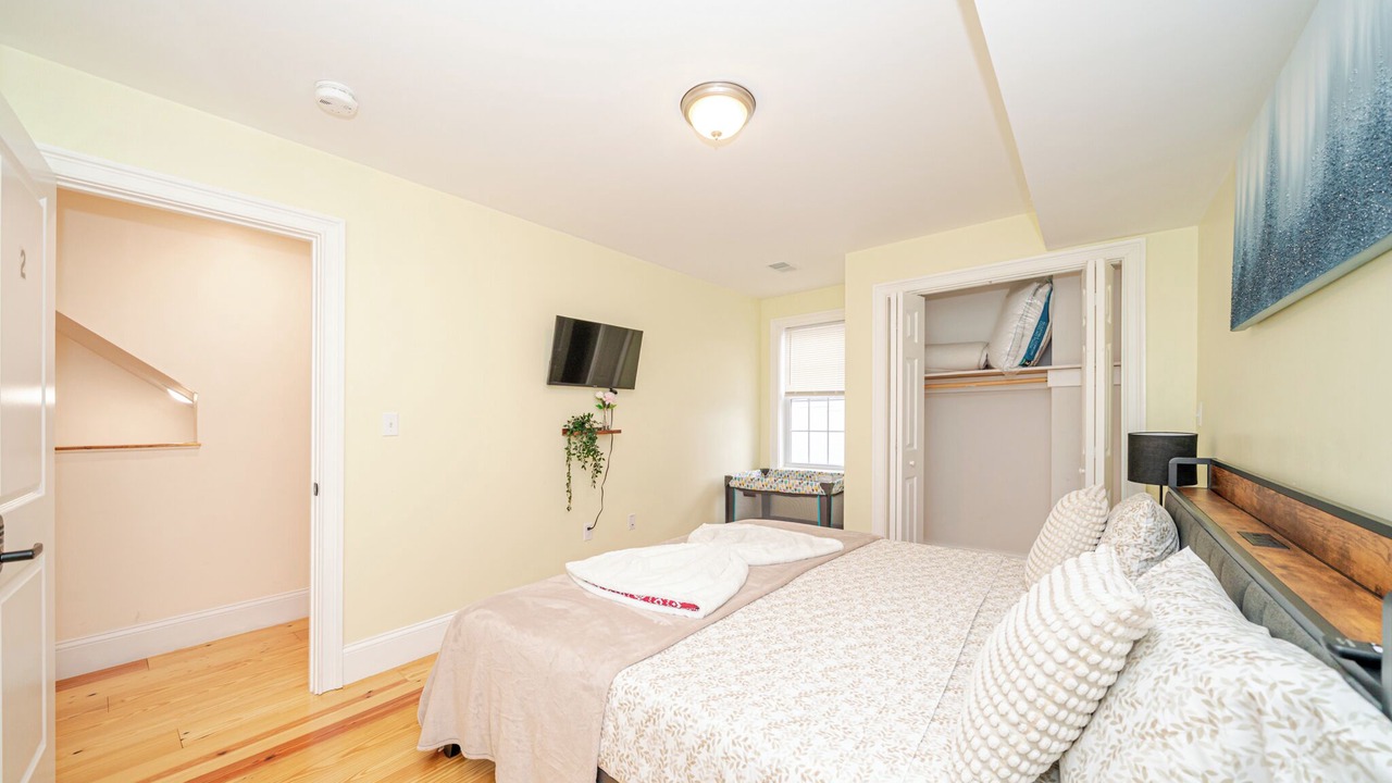 Photo of Bedroom in Quincy
