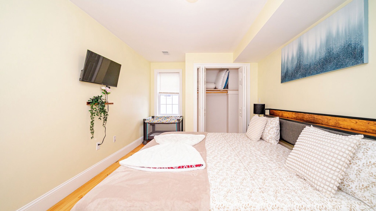 Photo of Bedroom in Quincy
