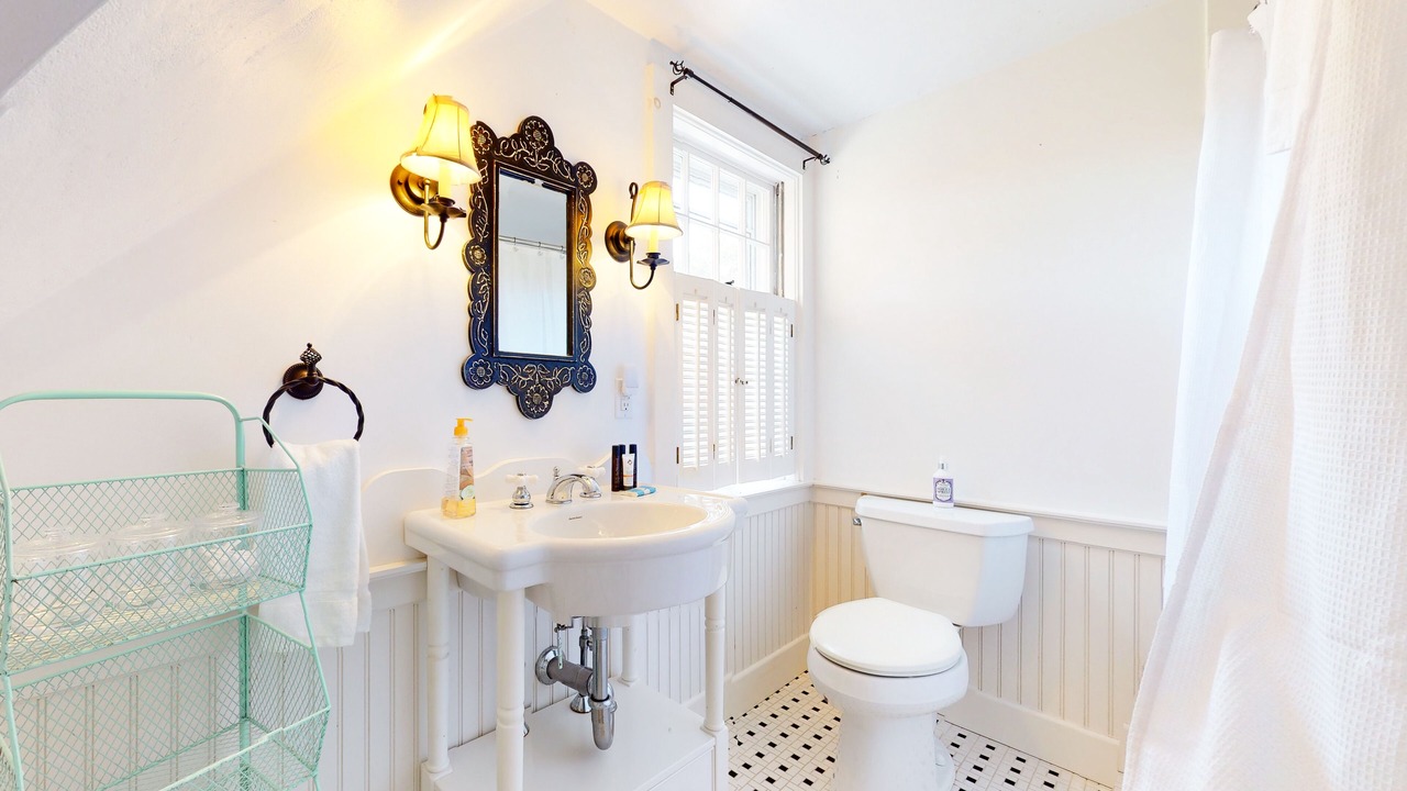 Photo of Bathroom in South Orleans