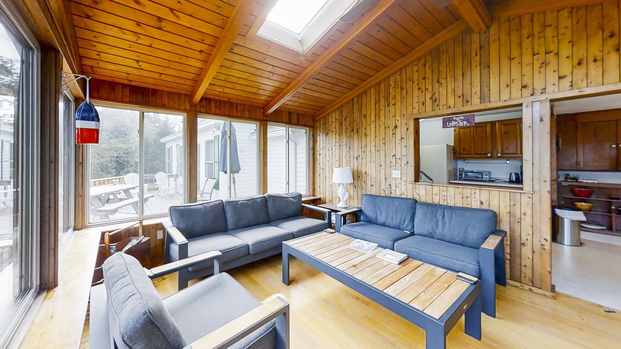 Photo of Livingroom in Bayville