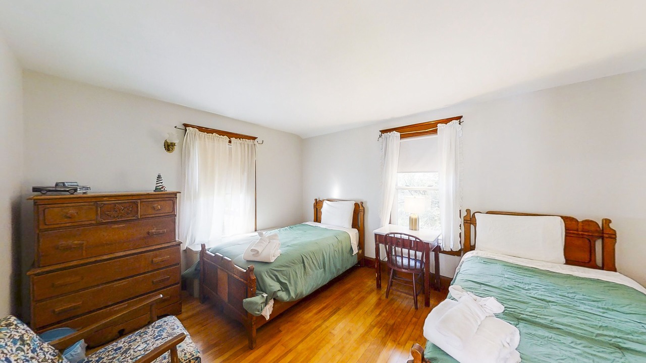Photo of Bedroom in Bayville