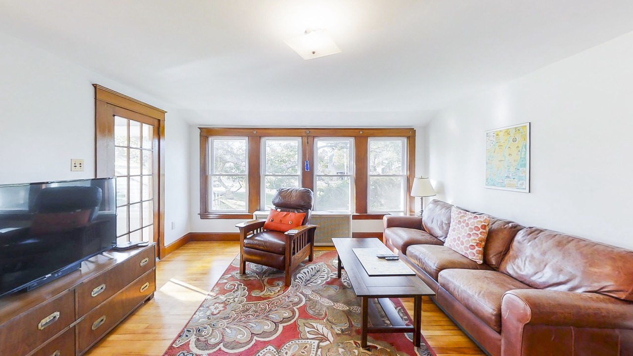 Photo of Livingroom in Bayville