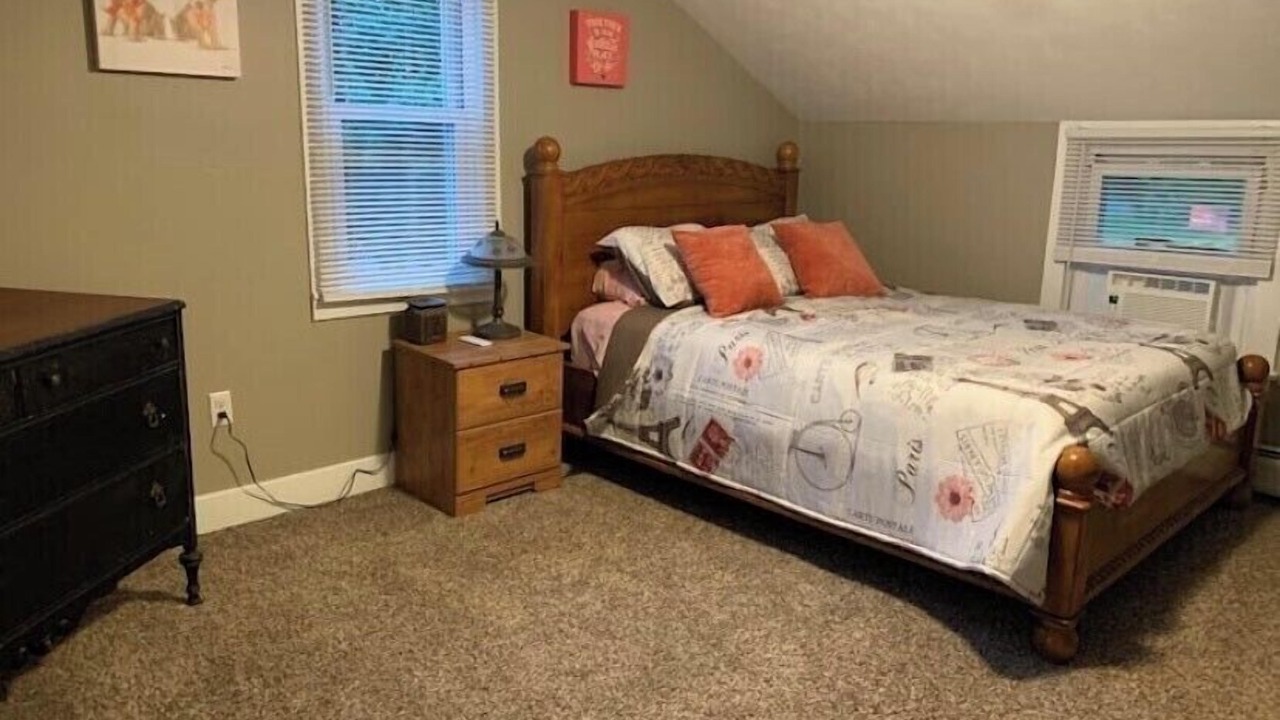 Photo of Bedroom in East Palmyra
