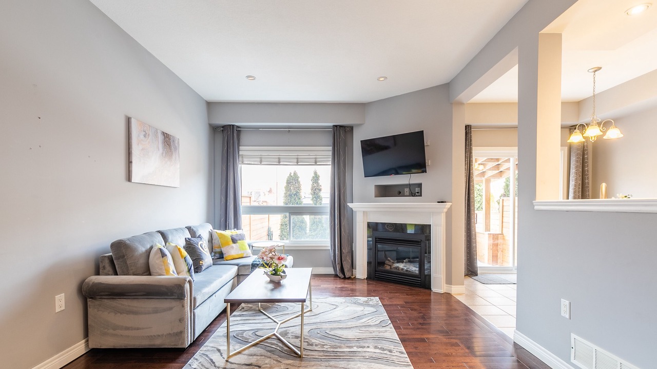 Photo of Livingroom in Stoney Creek
