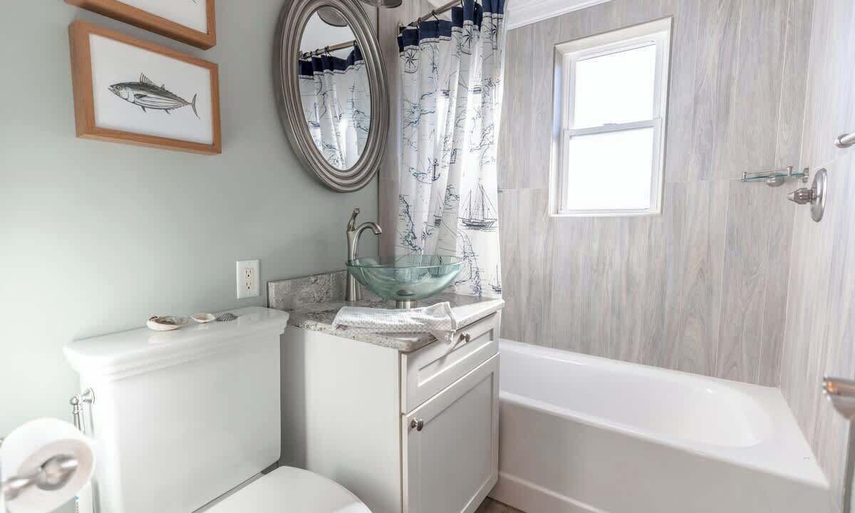 Photo of Bathroom in Fifth Ward