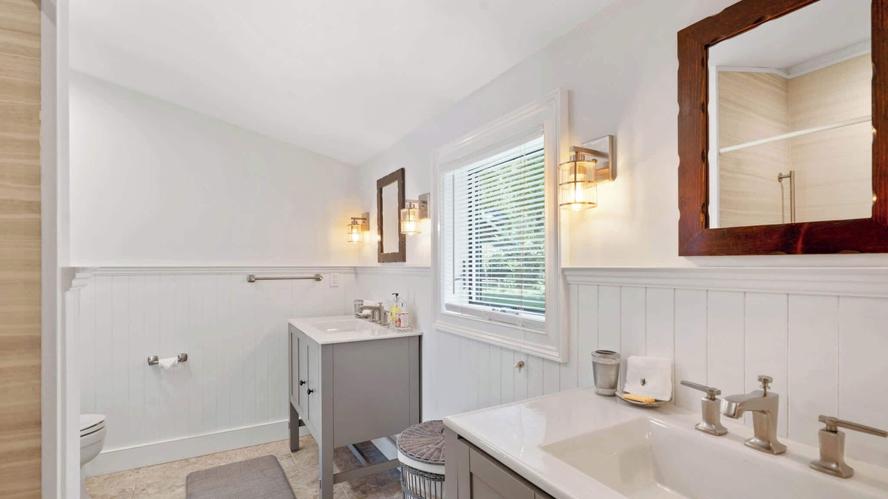 Photo of Bathroom in East Marion
