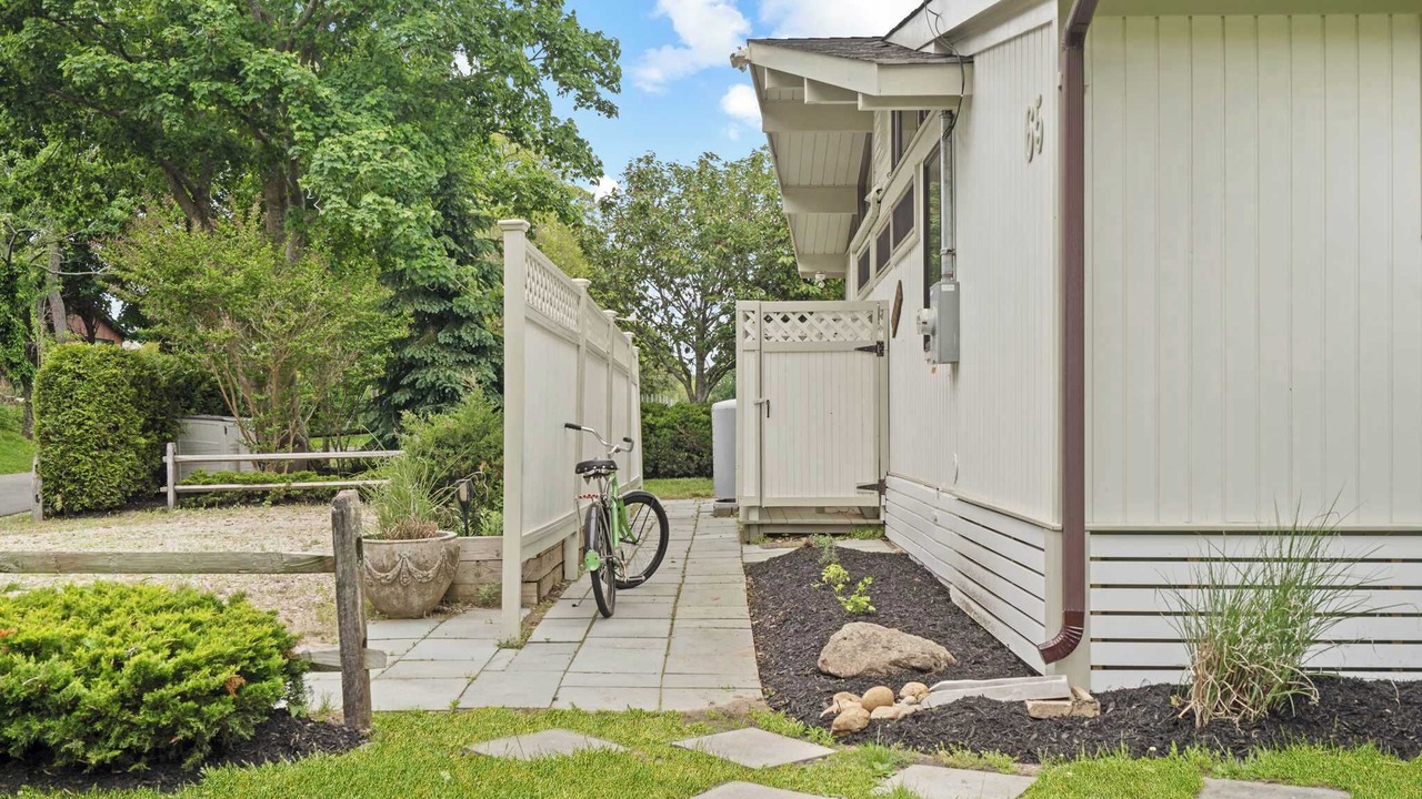 Photo of Outdoor in East Marion